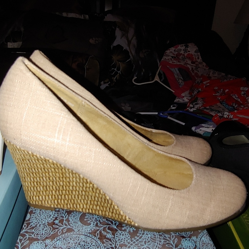 Shoes - Picture 2 of 3